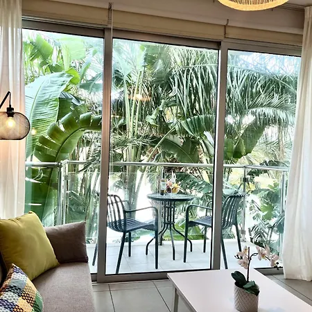 Tropical Protarász